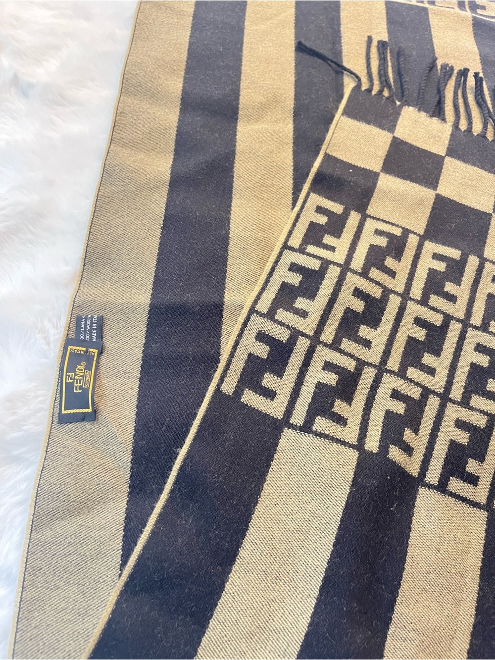 FENDI Reversible Scarf - Picture 5 of 6